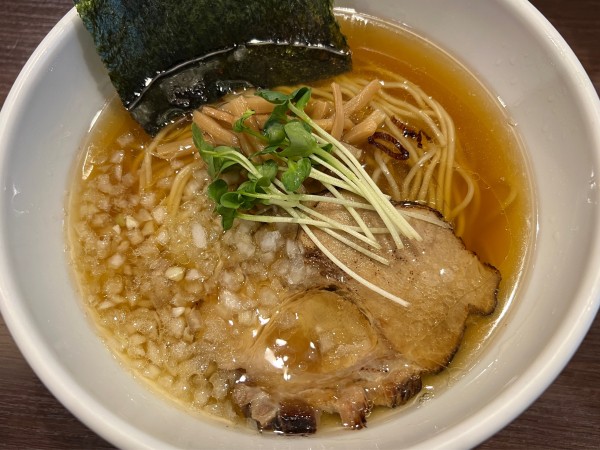 「淡麗煮干し中華そば」@自家製麺 まかないへきるの写真