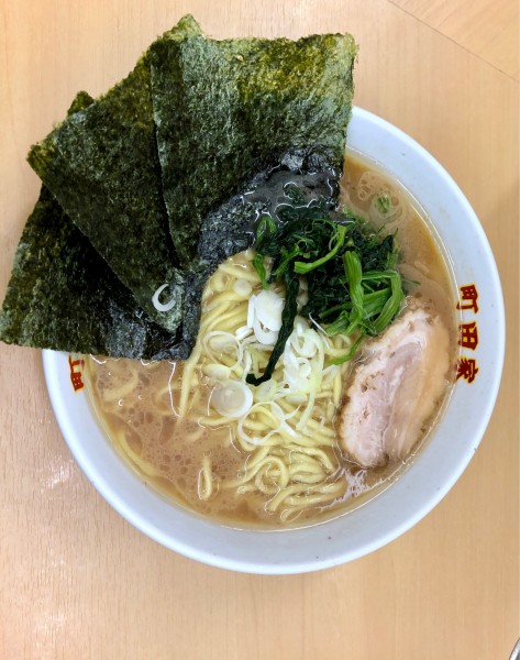 「ラーメン中(880)」@横浜ラーメン 町田家 新宿南口店の写真