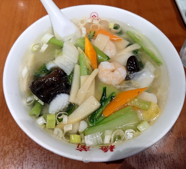 「海鮮そば(1050円)」@梅蘭 JRさいたま新都心ビル店の写真