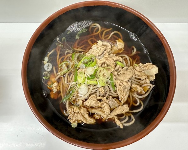 「肉そば(439円)」@山七の写真