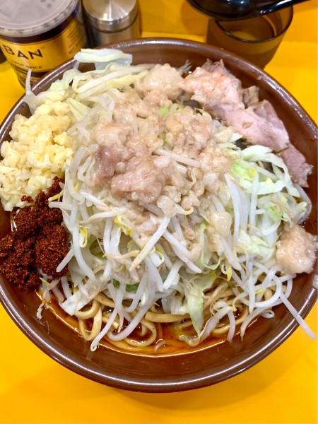 「カレーんじゃね　麺増し600g ニンニクアブラマシマシヤサイマシ」@ラーメン二郎 八王子野猿街道店2の写真