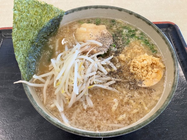 「にんたま醤油ラーメン」@にんたまラーメン 金沢T・S店の写真