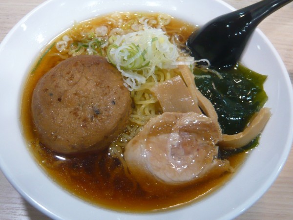 「中華そば（+がんもどき）」@清流そば 立川3・4番線ホーム店の写真