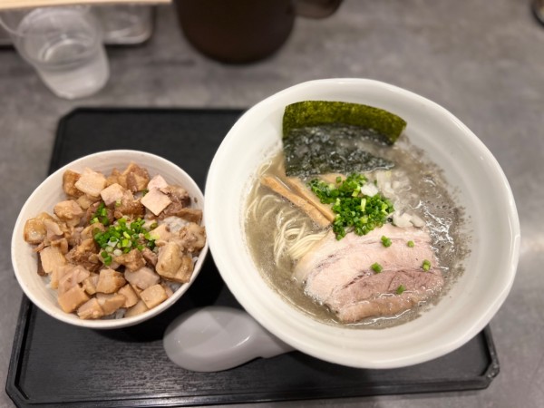 「濃厚とりにぼラーメン850円＋チャーシュー飯350円」@麺や あらたの写真
