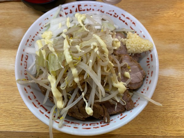 「汁なし(小豚) たまねぎ  マヨネーズ」@ラーメン二郎 環七新新代田店の写真