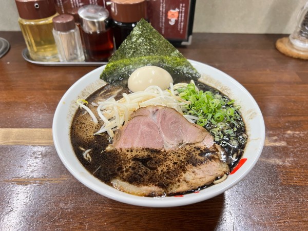 「らーめん＋味付玉子」@なんつッ亭 秦野本店の写真