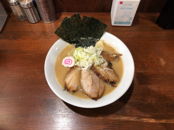 「特製豚骨煮干蕎麦」@中華蕎麦 萌芽の写真