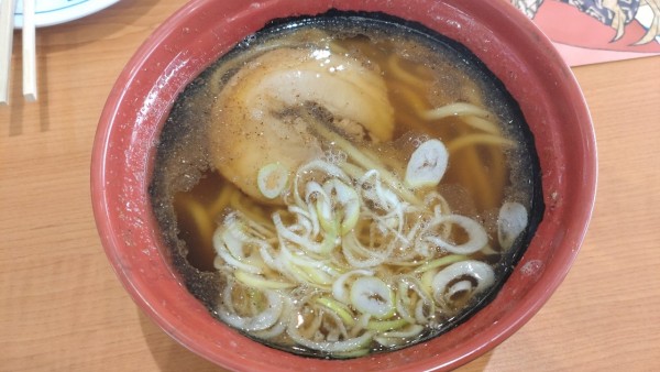 「追い鰹醤油ラーメン（450円）」@無添 くら寿司 松戸五香店の写真