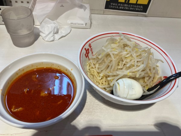 「冷やし味噌ラーメン　茹でもやし冷　ゆで卵」@蒙古タンメン 中本 御徒町店の写真