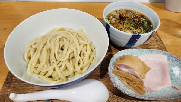 「つけめん(醤油)ワンタン3個」@らーめん亭 ひなり竜王の写真