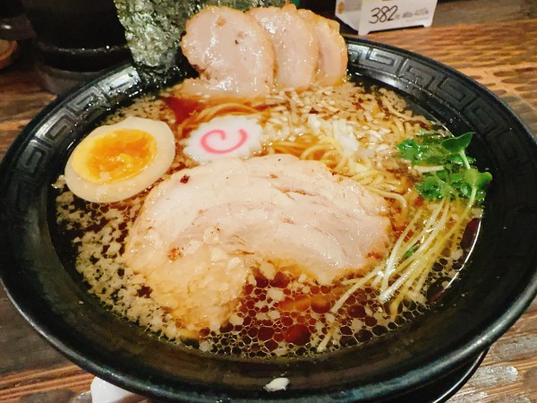 「とんこつ黒醤油 とろ〜りチャーシュートッピング」@どでかっちゃん 木更津店の写真