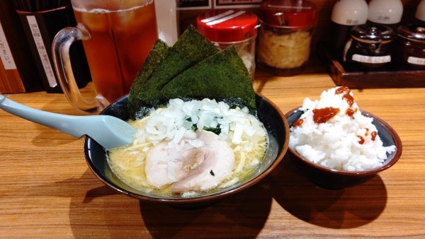 「醤油ラーメン」@横浜家系ラーメン 壱角家 上野店の写真
