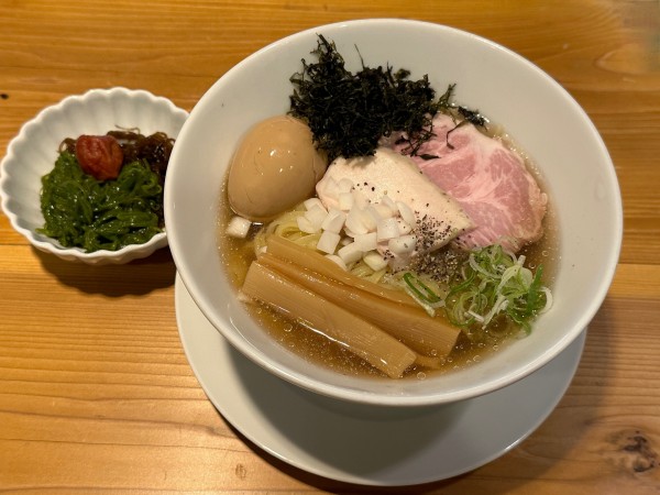 「8月限定・貝節塩冷やしらぁ麺」@鯛骨らぁ麺 あぐらの写真