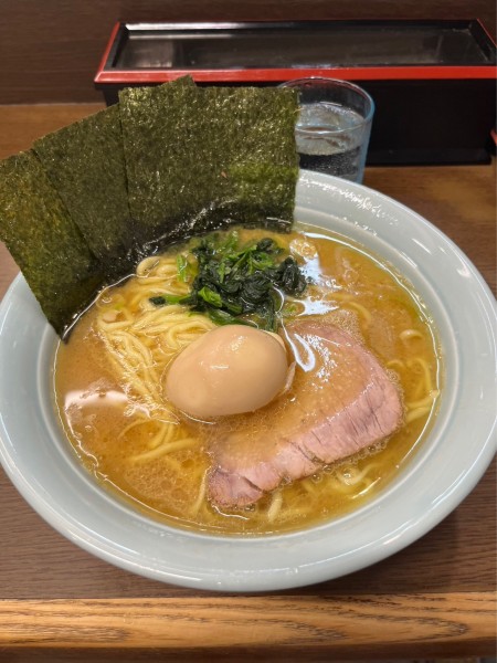 「ラーメン　中」@寿々㐂家の写真