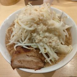 ラーメン 850円 ヤサイアブラ