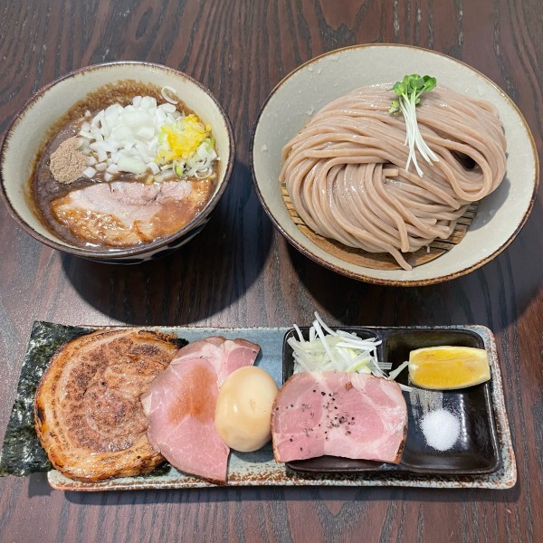 「汁増しつけ麺中+特製トッピング+焼豚丼」@麺屋みつば＋クローバーの写真