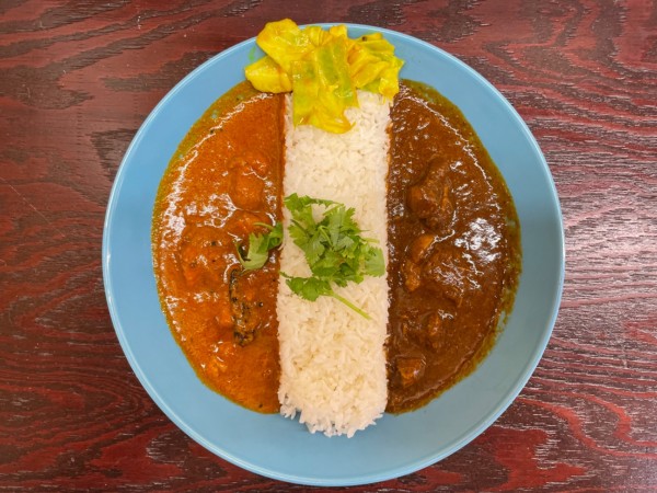 「カレー2種盛り」@エピタフカレーの写真