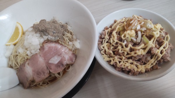 「油そば500円　豚めし（麺とセットで150円）」@寺カフェ 中華そば水加美の写真