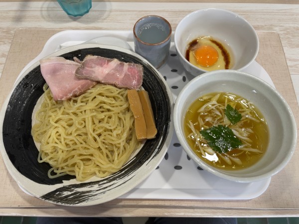 「【夏季限定】鶏つけそば(白醤油)+もじ玉」@中華そば ふじ野の写真