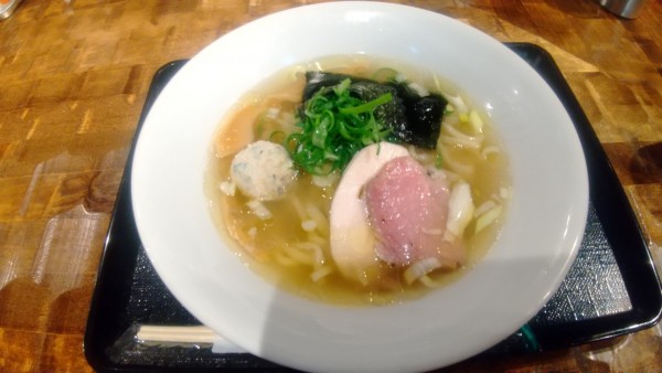 「黒薩摩鶏塩」@特級鶏蕎麦 龍介 PLAY atre TSUCHIURA店の写真