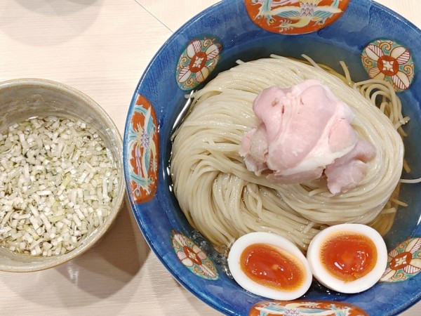 「鰹昆布水つけめん（300g）＋味付き玉子」@つけめん金龍の写真