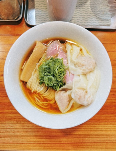 「醤油そば + 海老わんたん」@アメノオトの写真