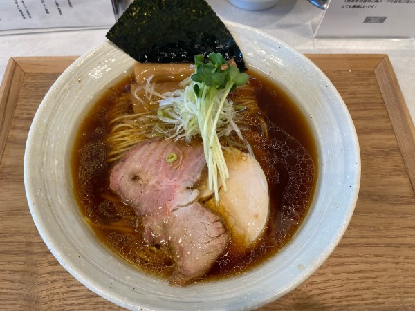 「鶏醤油らぁ麺　850円」@RAMEN TSUKEMEN YAMATOの写真