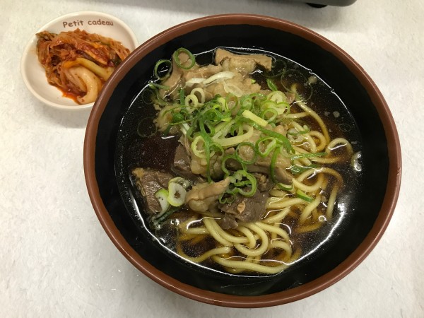 「ホルモン中華　370円」@たつ屋の写真