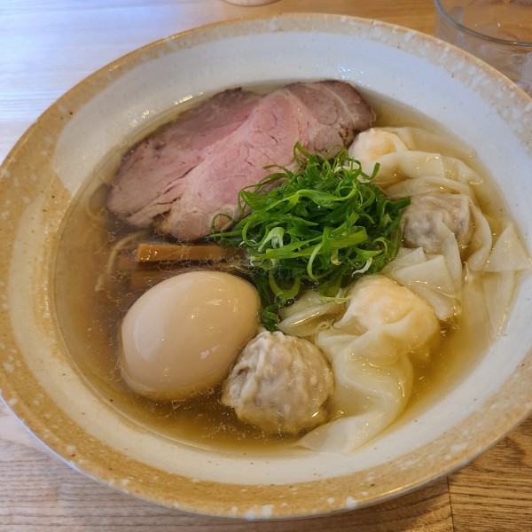 「肉・海老ワンタン麺(白)¥1150+味玉¥100」@DURAMENTEIの写真