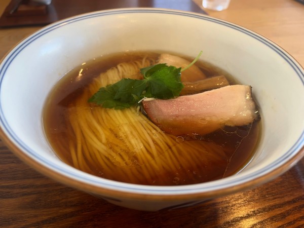 「醤油らぁ麺」@Ramen FeeLの写真