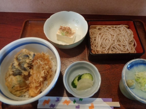「イカ天丼セット 1130円」@そば処 萬亀の写真