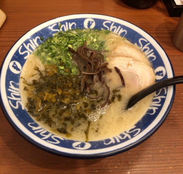 「高菜らーめん！」@博多らーめん ShinShin 天神本店の写真