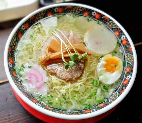 「味彩塩拉麺」@函館麺厨房あじさい 本店の写真