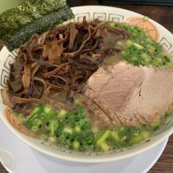 ねぎラーメン　油抜き　バリカタ　キクラゲトッピング