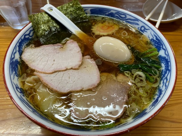 「ワンタン麺 ＋ 味玉」@とら食堂の写真