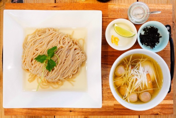 「【限定】昆布水鶏つけソバ潮300g＋味玉＋うずらの味玉＋ビー」@The Noodles & Saloon Kiriyaの写真