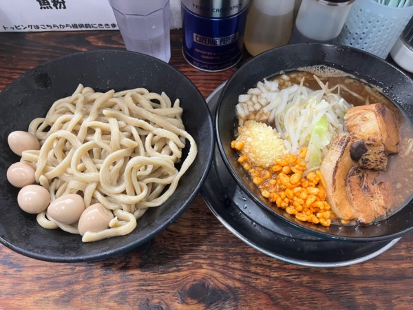 「小つけ麺ニンニクたまねぎからあげ&ウズラ」@麺でる 川崎店の写真