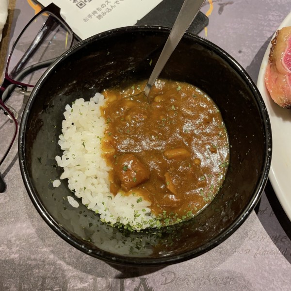 「牛すじ煮込みカレー」@シュラスコレストラン ALEGRIA Jimbochoの写真