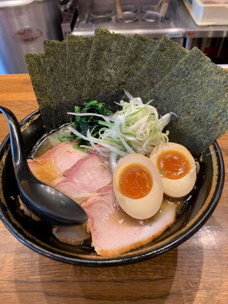 「吉祥寺盛並、硬め、濃いめ、多め」@吉祥寺武蔵家 松本店の写真