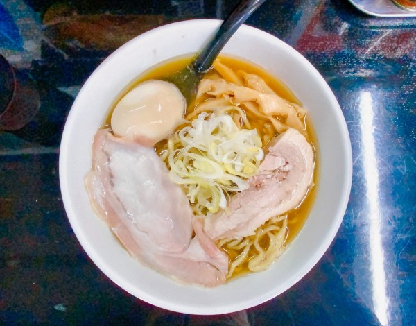 「らーめん:900円、味玉:100円」@自家製麺 結びの写真