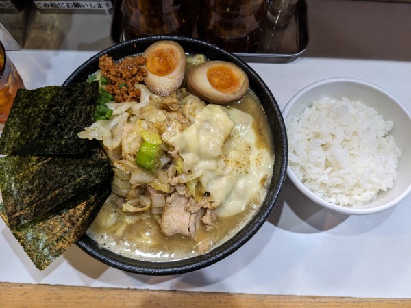 「チーズバターカレーラーメン➕小ライス」@麺屋 扇 SENの写真