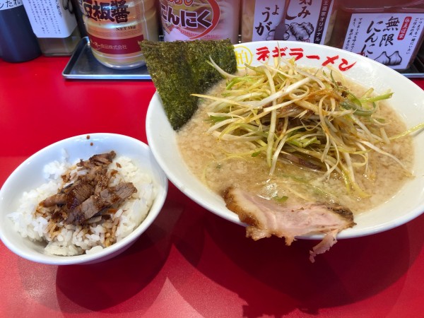 「ネギラーメン＋チャ飯セット」@柏ネギラーメン 柏本店の写真