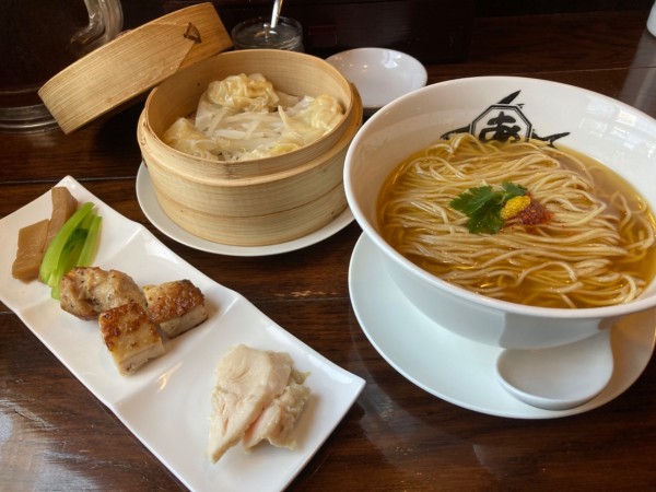 「鶏塩上湯麺+海老ワンタン」@麺屋 あごすけの写真