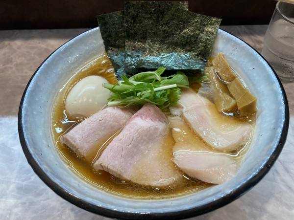 「全乗白醤油らーめん」@麺響万蕾の写真