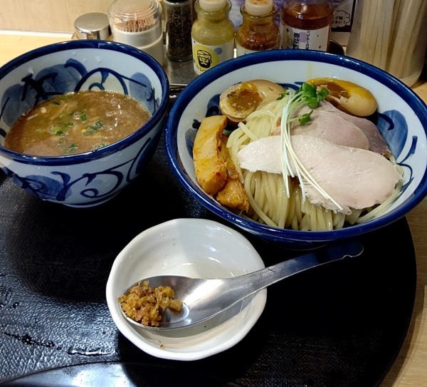 「鶏と魚介の煮玉子つけ麺1100円」@つけ麺 たけもとの写真