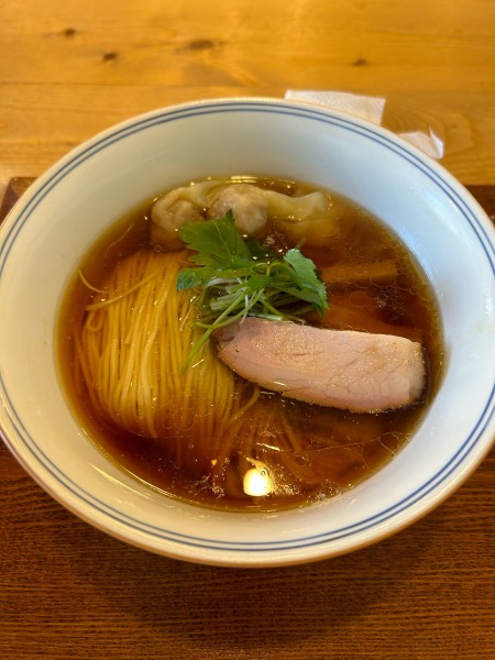 「雲呑醤油らぁ麺」@Ramen FeeLの写真
