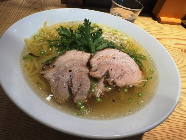 「本丸塩らー麺」@横濱元町 本丸亭 横浜店の写真