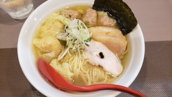 「わんたん塩らぁめん」@麺や旬香の写真