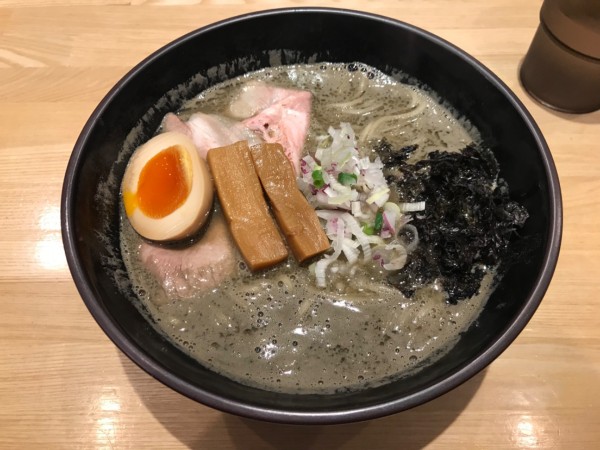 「百尾煮干し醤油らーめん 930円」@煮干しらーめん 波乃にぼるの写真