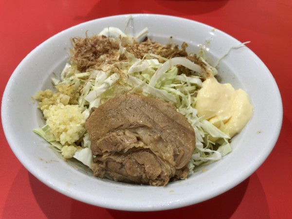 「限定（冷やしごままぜそば）（￥1100）」@ラーメン ノックアウトの写真